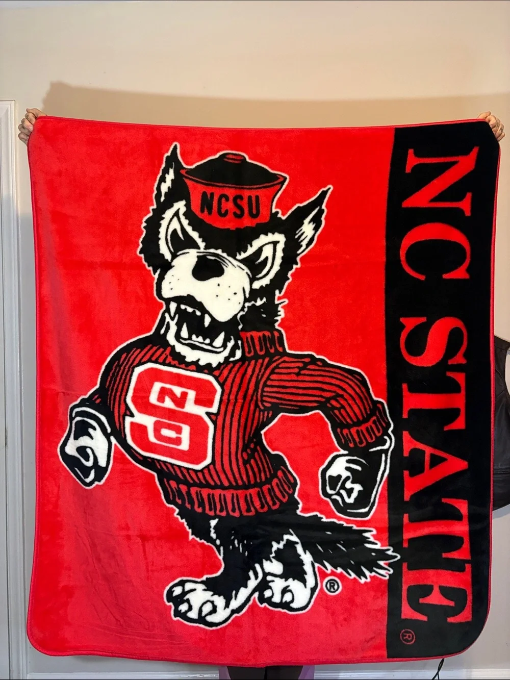 NC State Wolfpack Mascot Throw Blanket Dorm Decor Collegiate North Carolina Univ